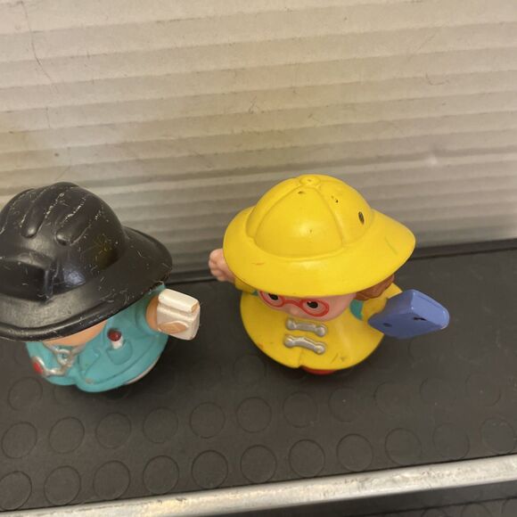 Vintage Fisher Price Little People Early 2000's Mixed Figures Lot Of 11 - Picture 6 of 13